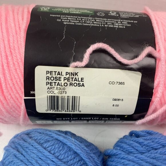 Lot Of Assorted Acrylic Yarn, Rehearsal Petal Pink And 722 Mid Pink - Picture 4 of 6
